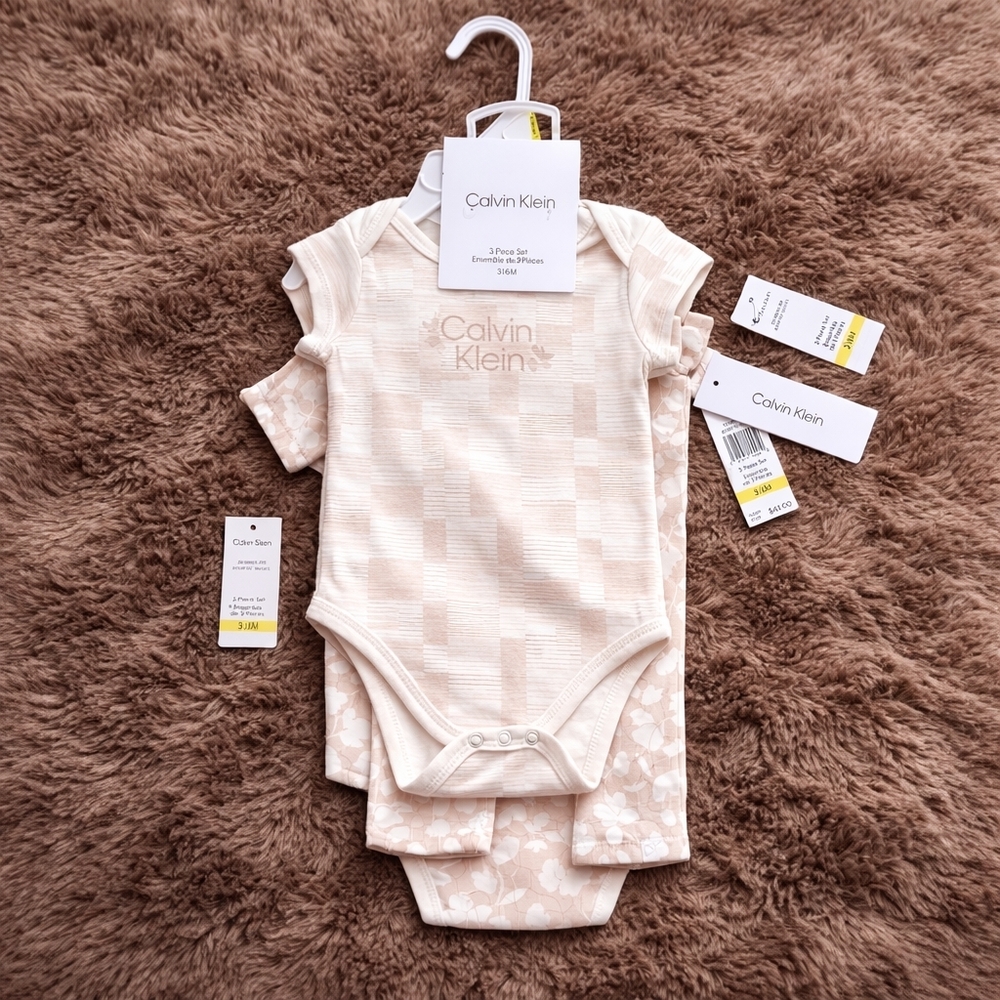 Calvin Klein 3 Piece Set Soft Beige 2 Bodysuits & Pants 3-6 M - New with Tags